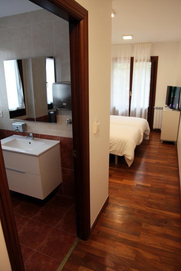 Txikierdi Alde Auto Check-In Hotel Oiartzun Bagian luar foto