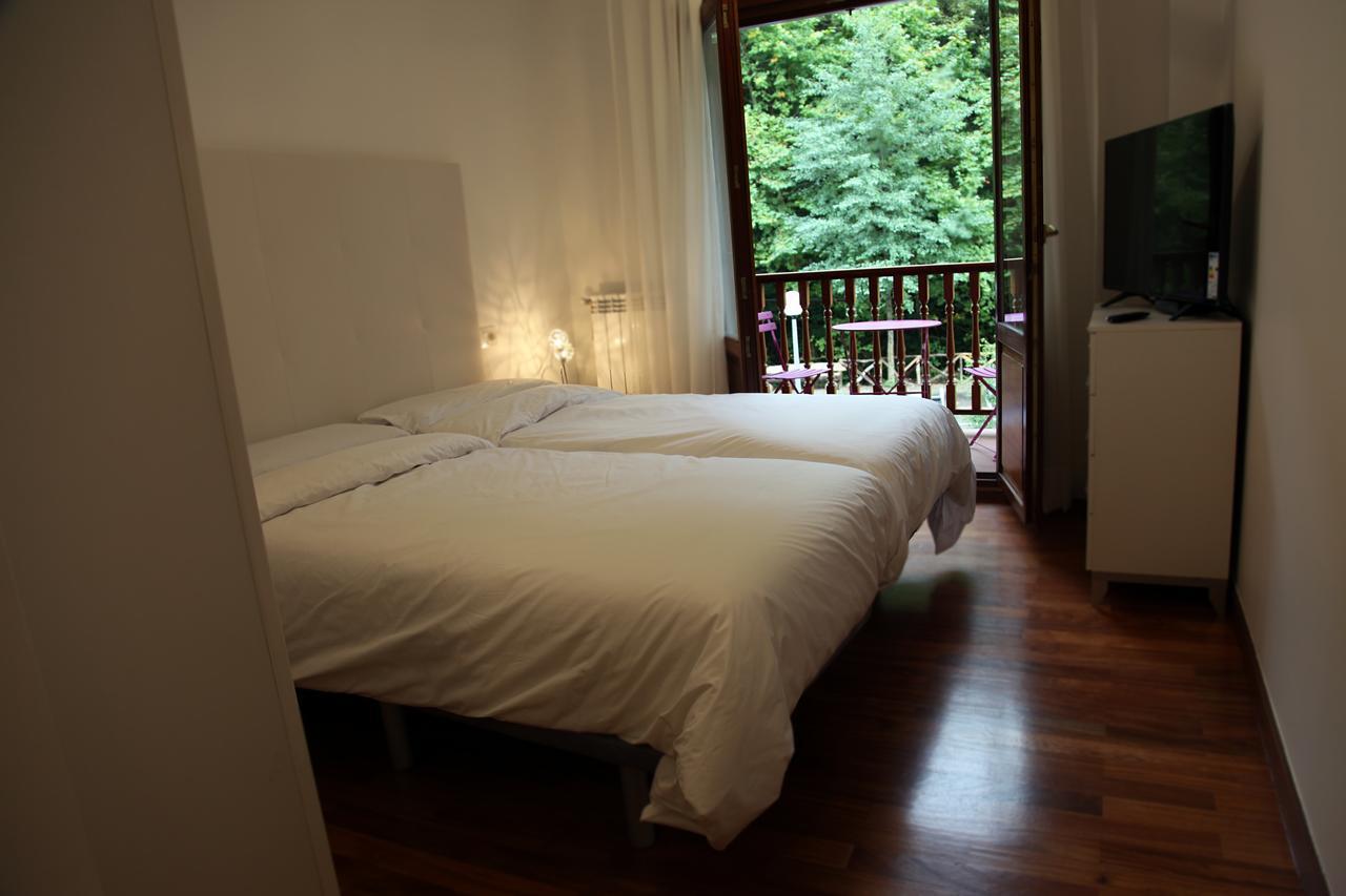 Txikierdi Alde Auto Check-In Hotel Oiartzun Bagian luar foto